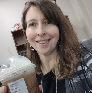 Meet your Posher, Angie